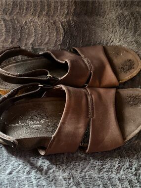 Aetrex Men’s Brown Crossover Strap Sandals